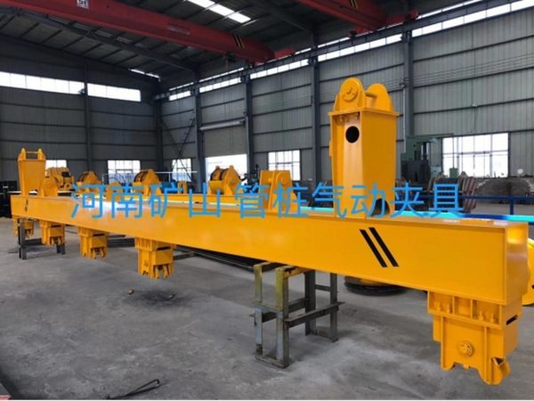 管樁氣動(dòng)夾具